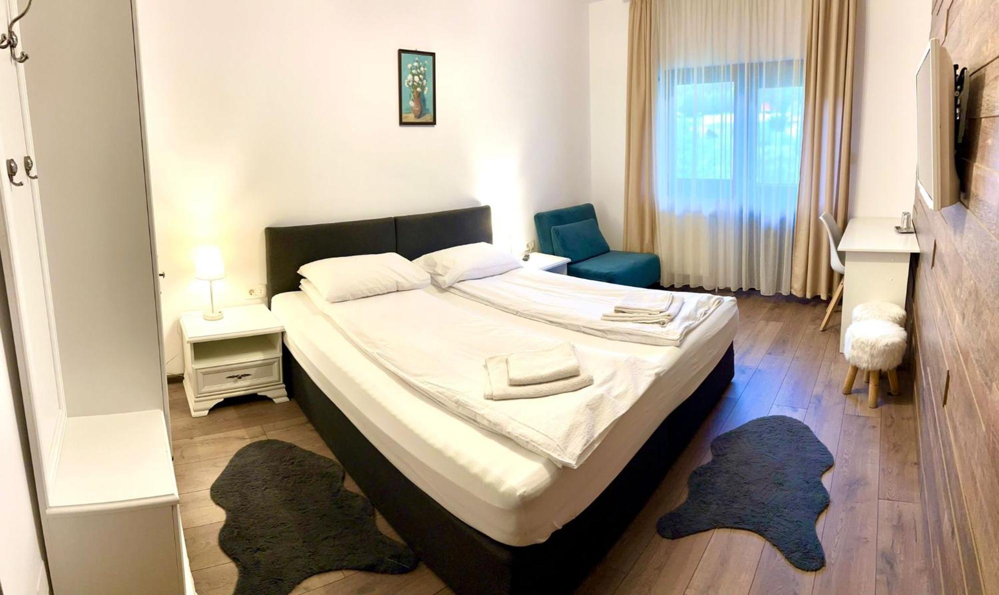 Pensiunea Ioana Hotel Sadova  Ngoại thất bức ảnh